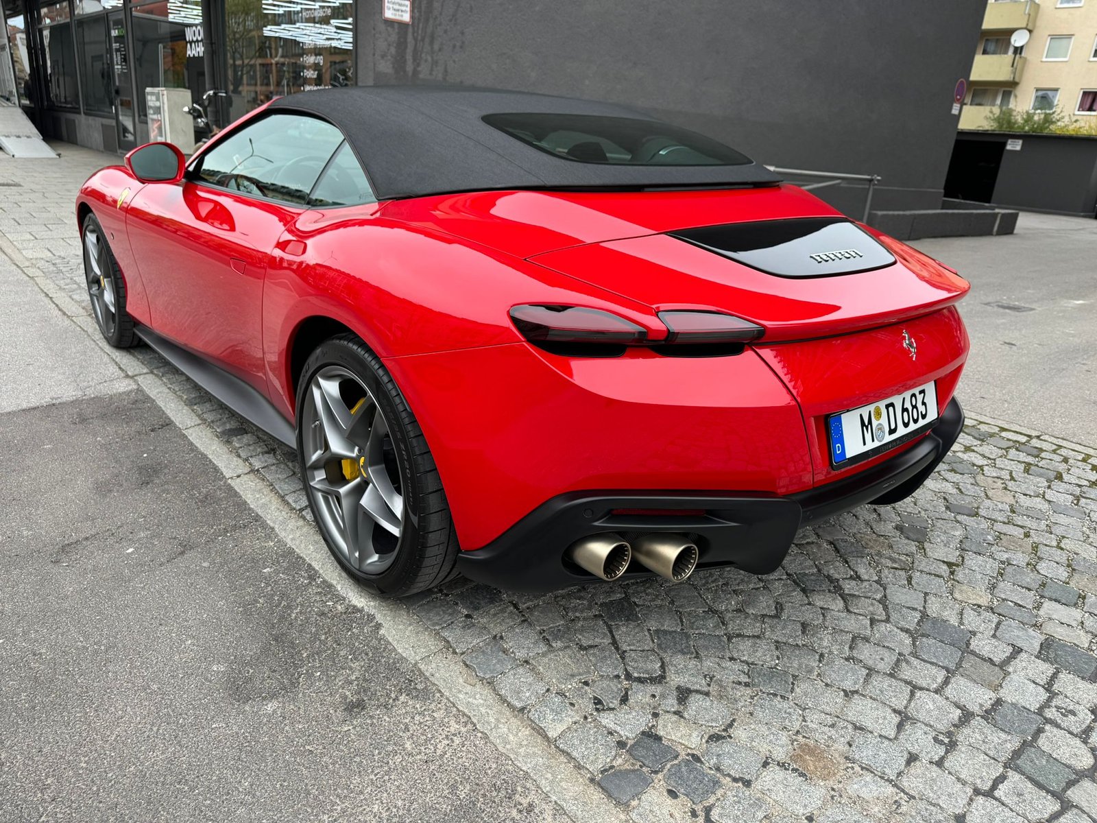 Ferrari Roma Spider — photo 6